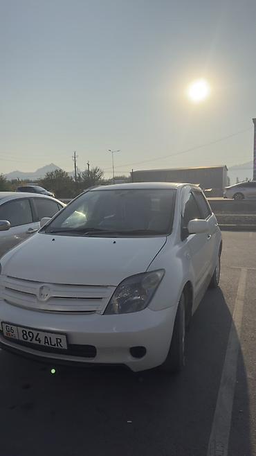 купить машину гибрид бензин электро: Toyota Ist: 2003 г., 1.3 л, Механика, Бензин, Хэтчбэк — 4