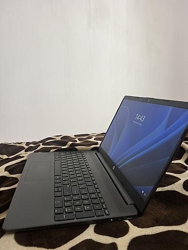 Ноутбуки HP: Ноутбук HP 15 () — строгий тёмно‑серый корпус, полноразмерная — 3