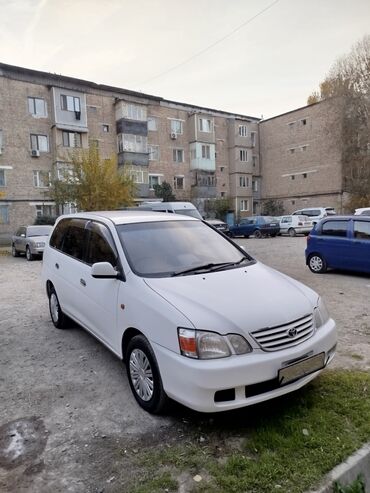 триды полик: Toyota Gaia: 2002 г., 2 л, Автомат, Бензин, Вэн/Минивэн