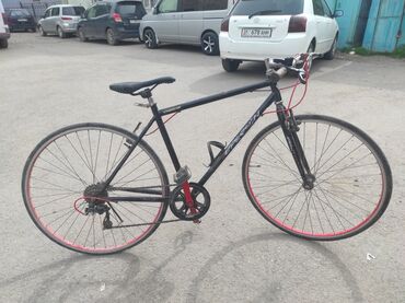 шоссейный велосипед для города: Продаю велосипед шоссейный размер колесо 28 на ходу