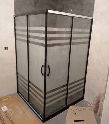 Duş kabinaları, arakəsmələr: Yeni Arakəsmə, Künc üçün, Ünvandan götürmə, Pulsuz çatdırılma — 18