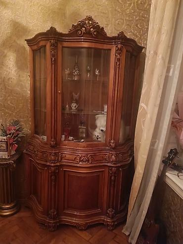 qedim eşyalar: Klassik üslubda bəzədilmiş vitrin-bufet - Material: Masif ağac (taxta — 1