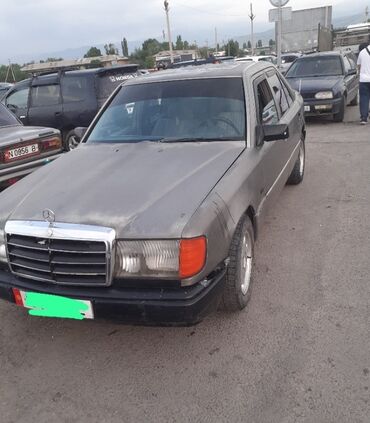купить iphone: Mercedes-Benz W124: 1992 г., 2 л, Механика, Бензин, Седан