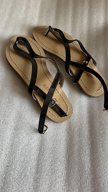 Детская обувь: Набор обуви 1) Детские ботинки осенне‑зимние, черные: - Высокая — 3