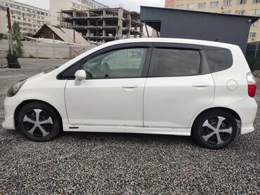 хонда фит белый: Honda Fit: 2002 г., 1.3 л, Вариатор, Бензин, Универсал