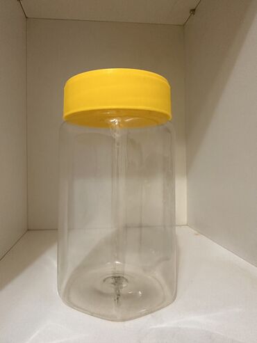 бутыли пластиковые: Пластиковая посуда новая, не менее 10 шт