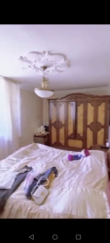 Köhnə tikili: Bakı, 3-cü mikrorayon, 2 otaqlı, Köhnə tikili, m. Memar Əcəmi, 70 kv. m — 2