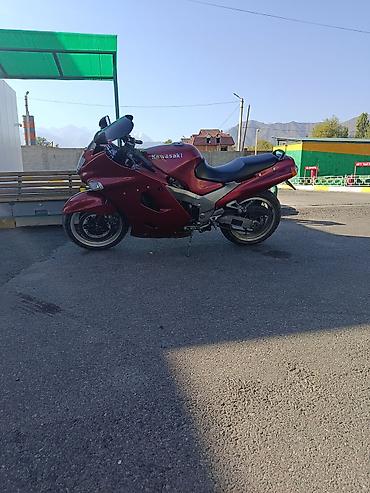 ninja h2: Мотоцикл Kawasaki ZX-11 (ZZR1100), спорт-турист. - Объем двигателя — 2