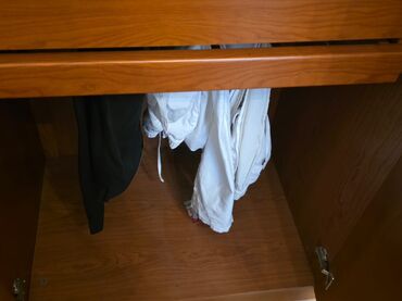 Yataq otağı dəstləri: Yataq otağı mebel dəsti Tərkibi:Taxta - Geniş qarderob: çox bölməli — 6