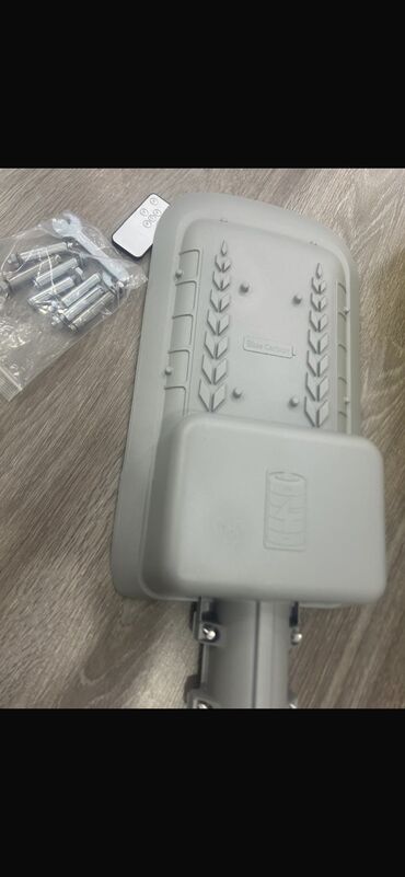 Солнечные прожекторы: Солнечный прожектор на улице снаружи есть и на помещении с фабрика — 13