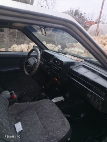 VAZ (LADA): Model: VAZ 2109 (Samara) – sedan/hatchback tipli Rəng: Açıq boz Nömrə — 9