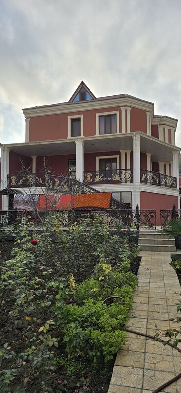 Həyət evləri və villaların satışı: Fatmayı 10 otaq, 300 kv. m — 2