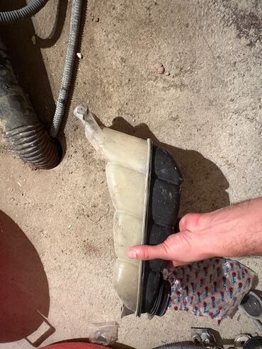 Bamperlər, buferlər: Xirda siniqlari var ve ekseriyyet ustundedi.shekildeki hamisini uygun — 13