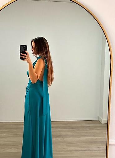 Haljine: 💫Elegantna duga haljina sa šalom oko vrata
✅2900 din — 7