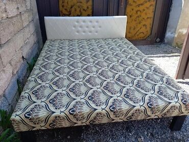 Mebellərin yığılması: Təzə çarpayılar 1 nəfərlik çarpayılar 60manat. 2 nəfərlik taxt — 6