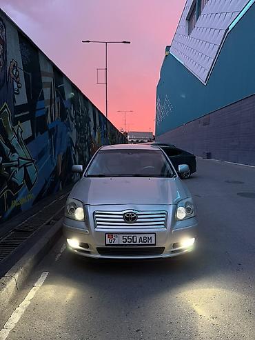 Toyota Avensis: 2003 г., 2 л, Механика, Бензин, Седан