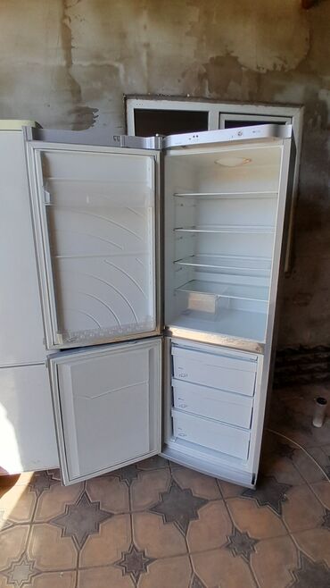продаю бу холодильники: Холодильник Двухкамерный