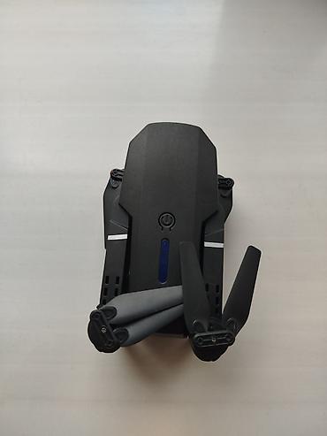 Дроны: Складной квадрокоптер Drone Pro с пультом Описание: - Компактный — 3
