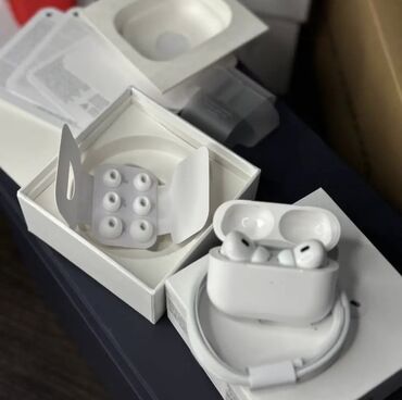 интернет кабель: Беспроводные наушники Apple AirPods Pro в белом цвете с зарядным