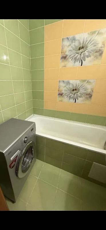 Үйлөрдү ижарага берүү: 60 м², 3 бөлмө, Жаш гвардия, Чогуу жашоосу жок — 2