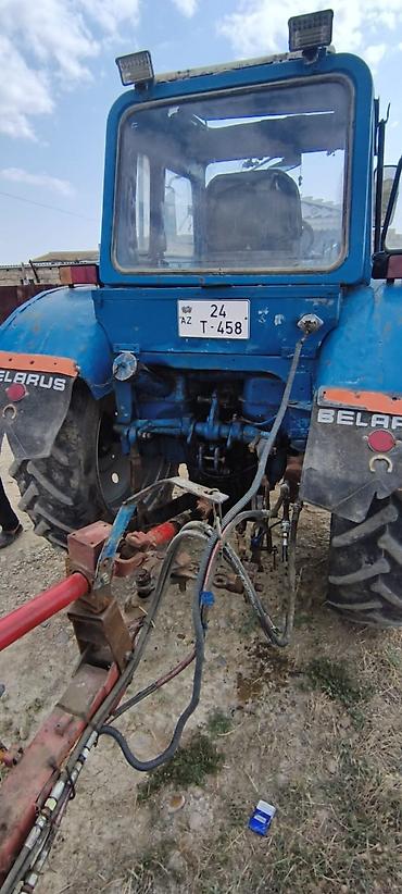 traktor mtz 80: Mavi traktor + pres yığan qoşqu - Güclü təkərli traktor, kabinli, ön — 8