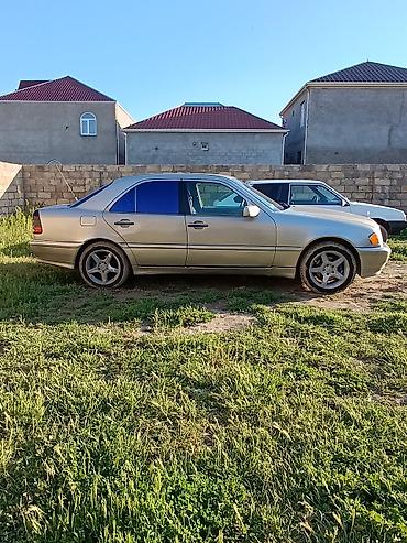 mercedes 160 a: Mercedes-Benz C-Class: 2.3 l | 1998 il Sedan — 2