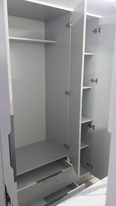 Шифоньеры, шкафы для одежды: Трёхдверный шкаф-/распашной для одежды - Габариты: ориентировочно — 20