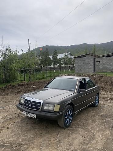 infinity fx35: Mercedes-Benz 190: 1986 г., 2 л, Механика, Бензин, Седан — 3