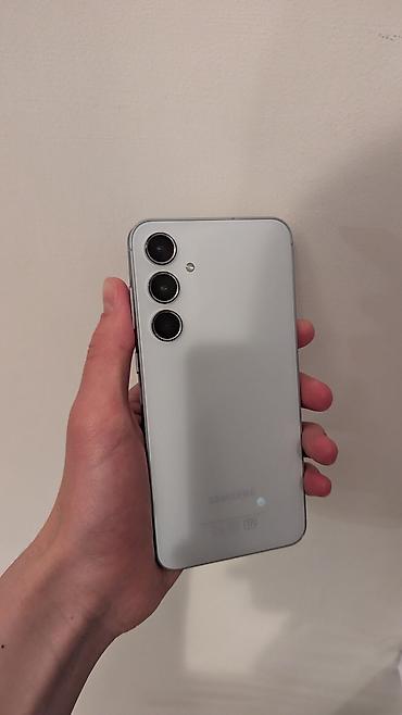 Samsung: Samsung Galaxy A55, Б/у, 256 ГБ, цвет - Серебристый, 2 SIM — 1