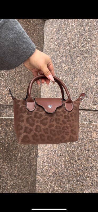 реализатор в дордой: Требуется Продавец-консультант в Ювелирный магазин, График: Шестидневка, Оплата переработки, Полный рабочий день