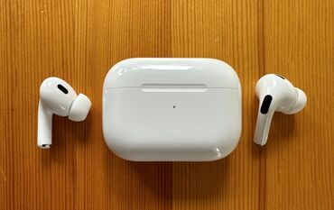 apple nausnik: Airpods tezedi bir defe de qulaqa taxilmiyib. kabeli falani yerinde