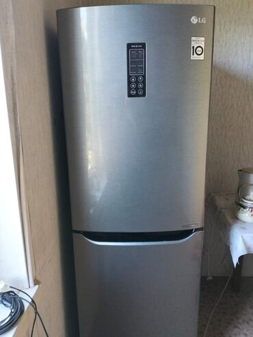 холодильник hisense: Холодильник LG, Б/у, Двухкамерный, 60 * 170 *
