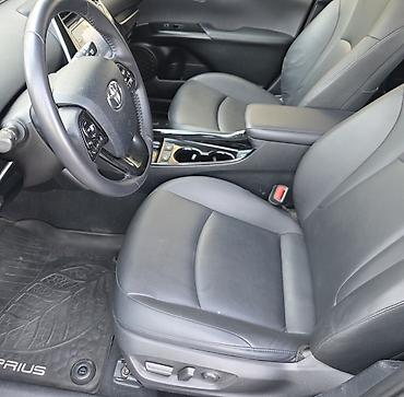 byd e2 2024: Toyota Prius: 2019 г., 1.8 л, Вариатор, Гибрид, Лифтбек — 10