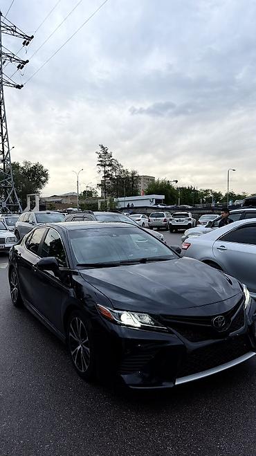 щвеный машина: Сдаю Toyota Camry, Посуточно, Без водителя, | Водительские права — 2