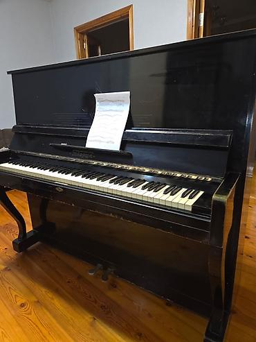 Клавишные инструменты: Upright pianino – klassik qara korpuslu, ağ-qara 88 klavişli, 2 — 3