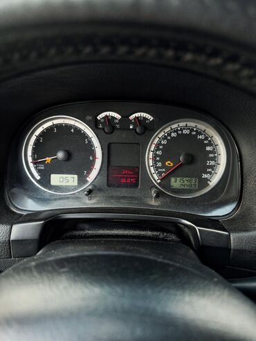 Volkswagen: Volkswagen Golf: 2003 г., 1.4 л, Механика, Бензин, Хэтчбэк — 9