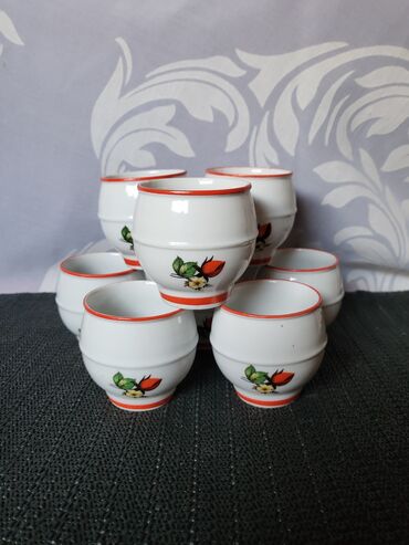 Čaše: Porcelanske nove casice iz 70ih. za zestoko pice. 6+2 kom. Komada — 3