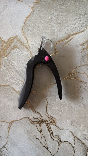 Manikür, pedikür aparatları: Manikür üçün avadanlıq dəsti tək tək də satılır hər biri Tərkib: - — 4