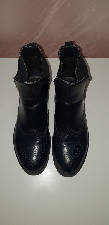 Gležnjače: Gležnjače, 38 — 18