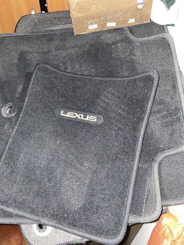 Аксессуары для авто: Срочно Продаю оригинальные полики на Lexus ES (2013г - 2017г), полный