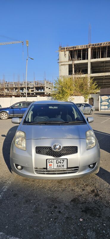 Toyota: Toyota Vitz: 2005 г., 1.3 л, Вариатор, Бензин, Хэтчбэк