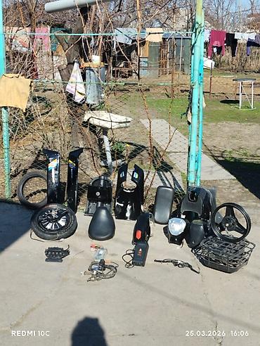 Аксессуары и запчасти для электротранспорта: Запчасти на электроскутор всё есть .фара-600 сом.вилка500 сом. щиток — 2