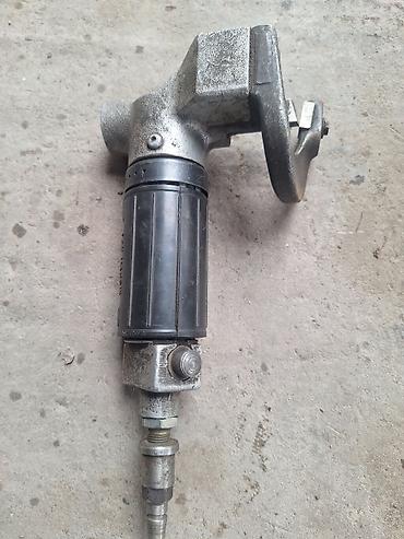 Другие автозапчасти: Пневмоинструмент: мощный гайковерт и комплект пневмопистолетов — 6