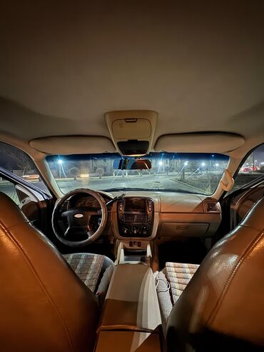 Ford: Ford Explorer: 2002 г., 4 л, Автомат, Газ, Внедорожник — 10