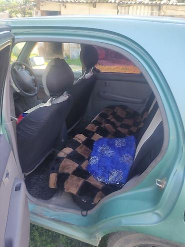 w211 e270: Nissan March: 2000 г., Автомат, Хэтчбэк — 2