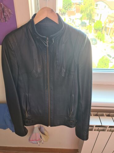 crne jakne: Kožna jakna. Kupljena u Grčkoj. Kratko nosena. Vel M-L. M piše na