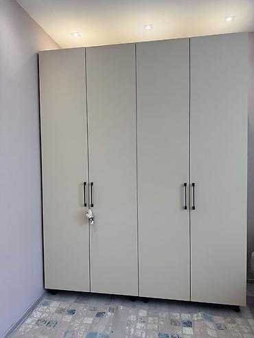 şifaner: Minimalist üslubda iri tutumlu qarderob dolabı - 4 qapılı, hamar mat — 5