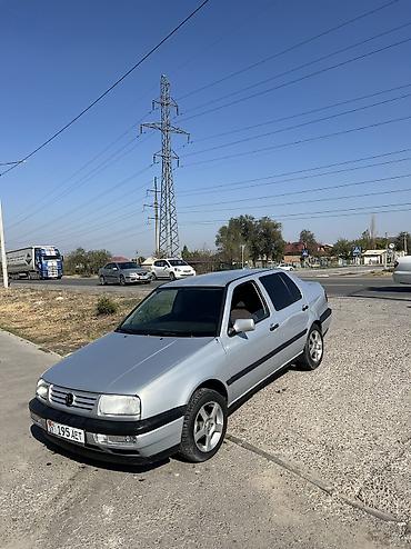 Volkswagen Vento: 1993 г., 1.8 л, Механика, Бензин, Седан