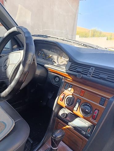 Транспорт: Mercedes-Benz W124: 1993 г., 2.2 л, Механика, Бензин, Седан — 5