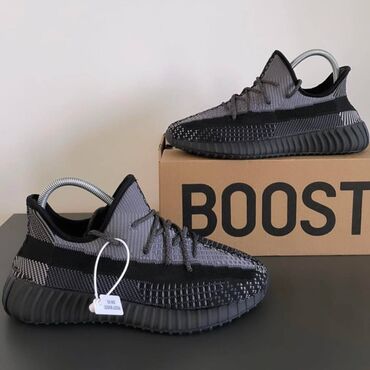 Patike: Adidas Yeezy Boost 350 patike A klasa

Novo.
Brojevi 36 do 46 — 8